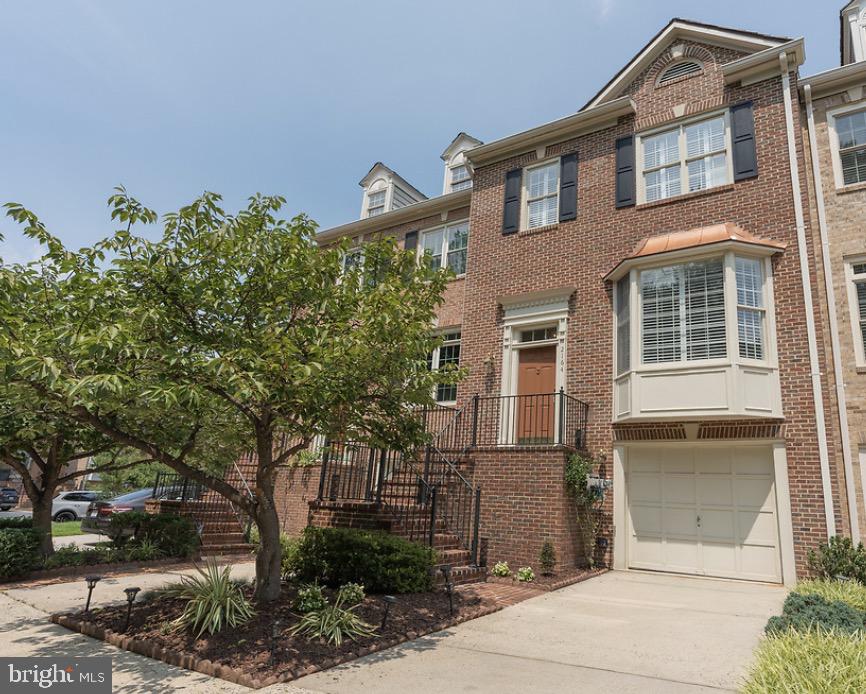 2164 Wolftrap Ct — photo