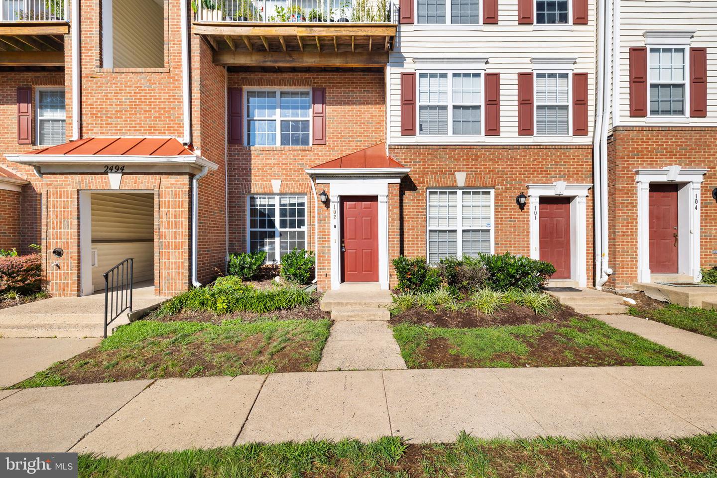 2494 Quick St #102 — photo