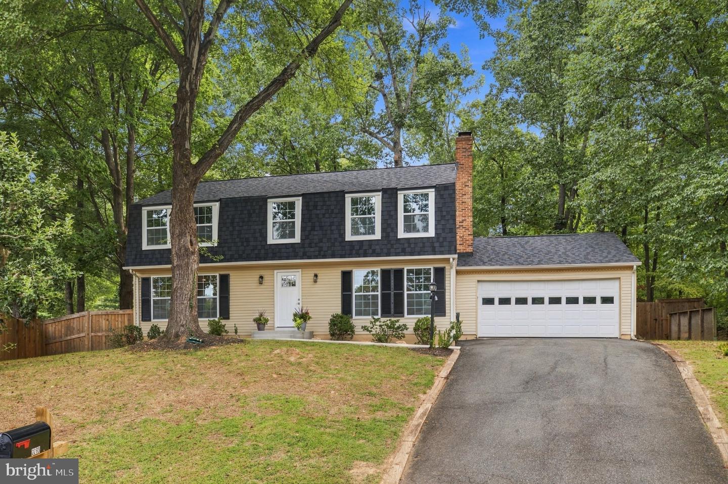 2283 Dosinia Ct — photo