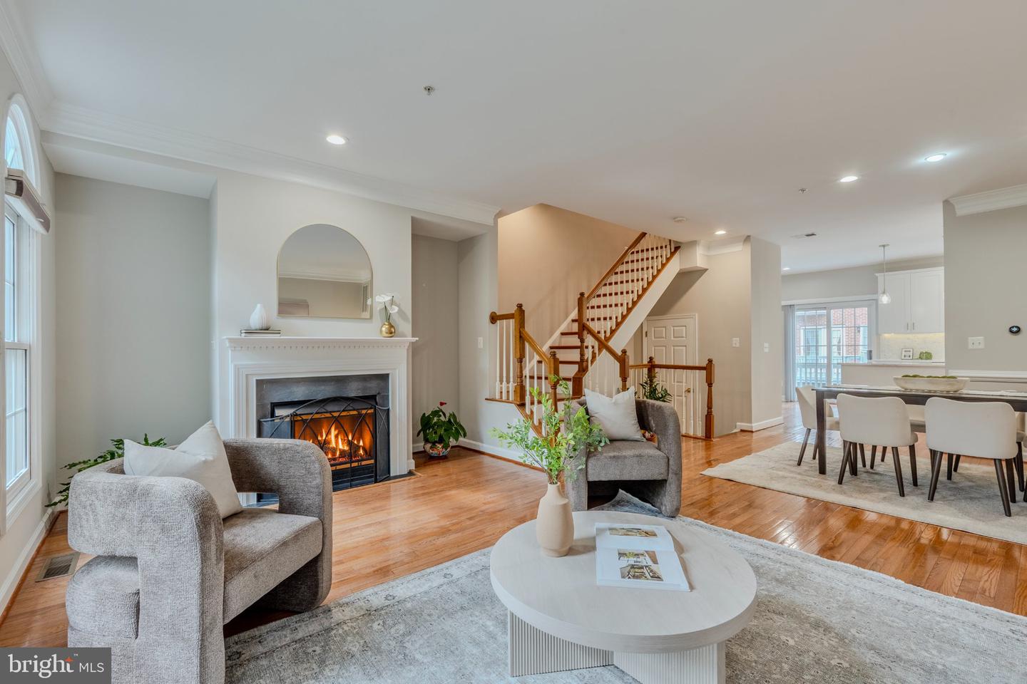 8816 Hunting Lodge Ct — photo