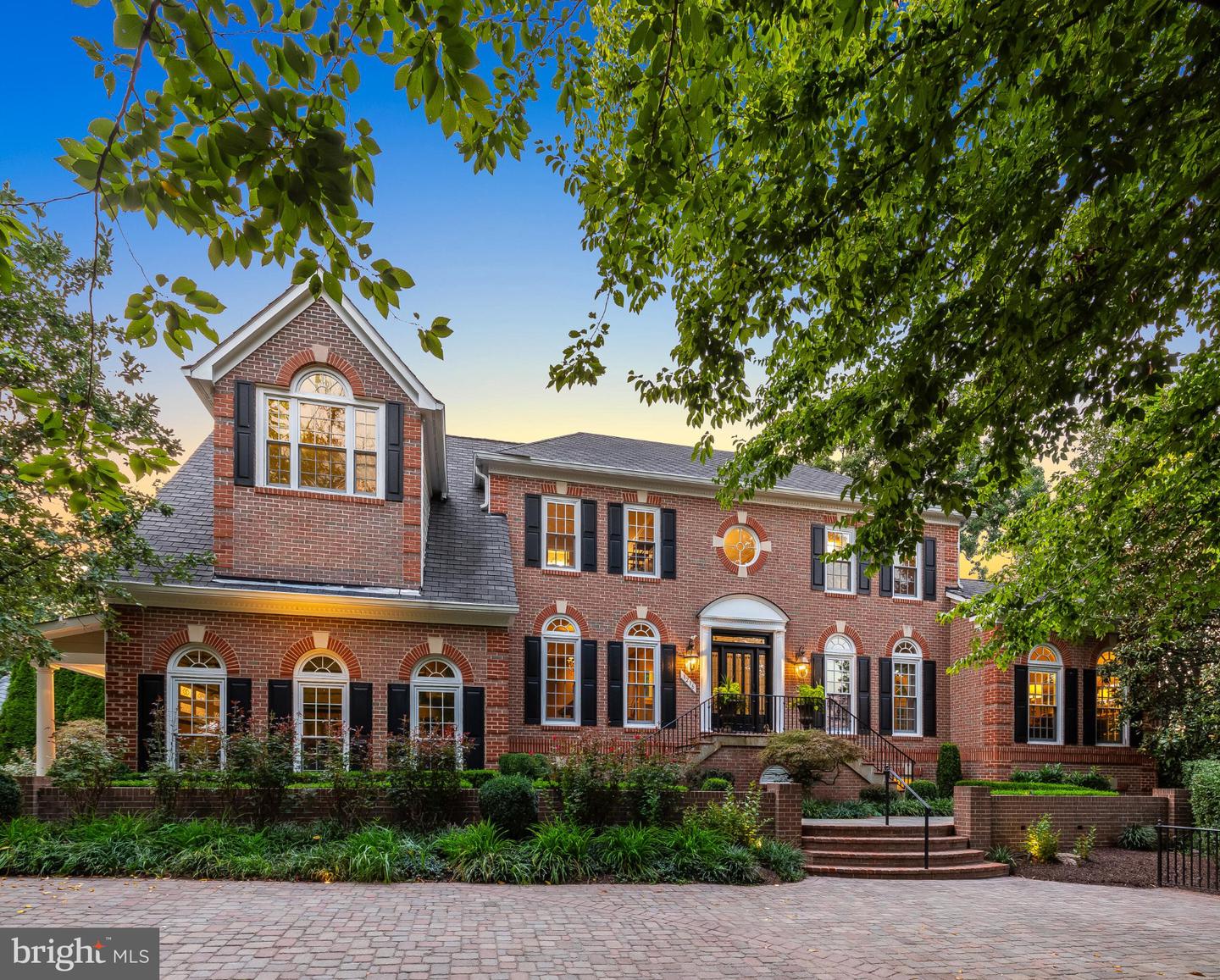 1236 Tottenham Ct — photo