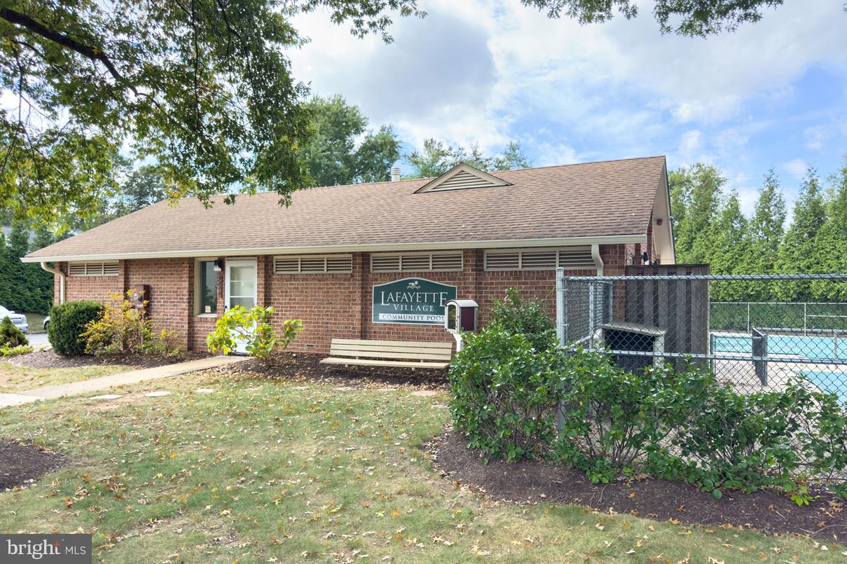 7831 Ashley Glen Rd — photo