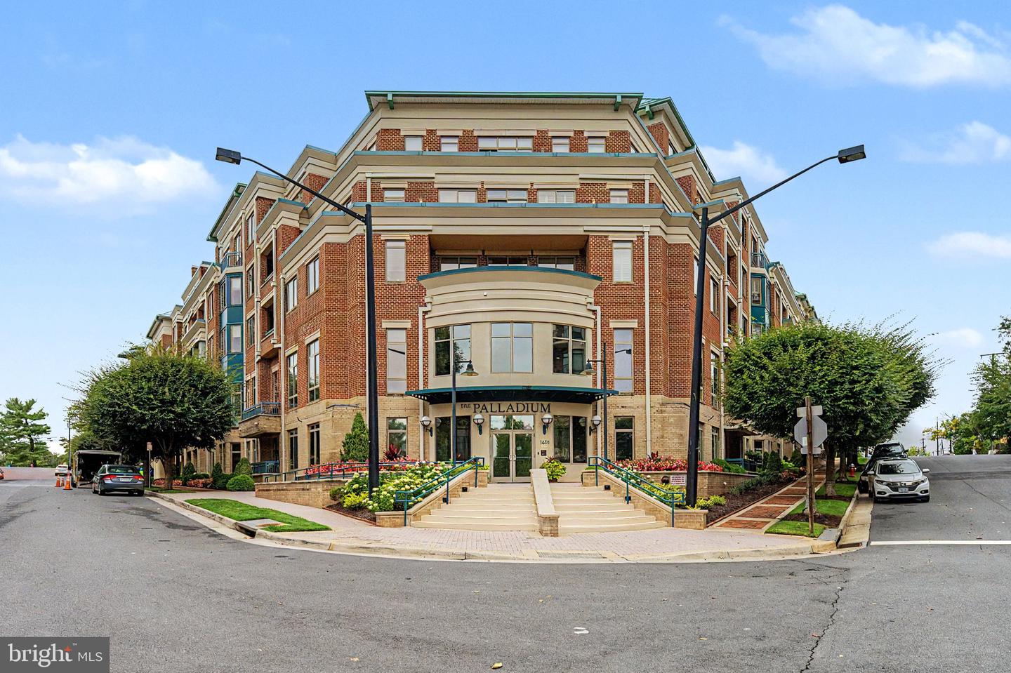1450 Emerson Ave #203 — photo