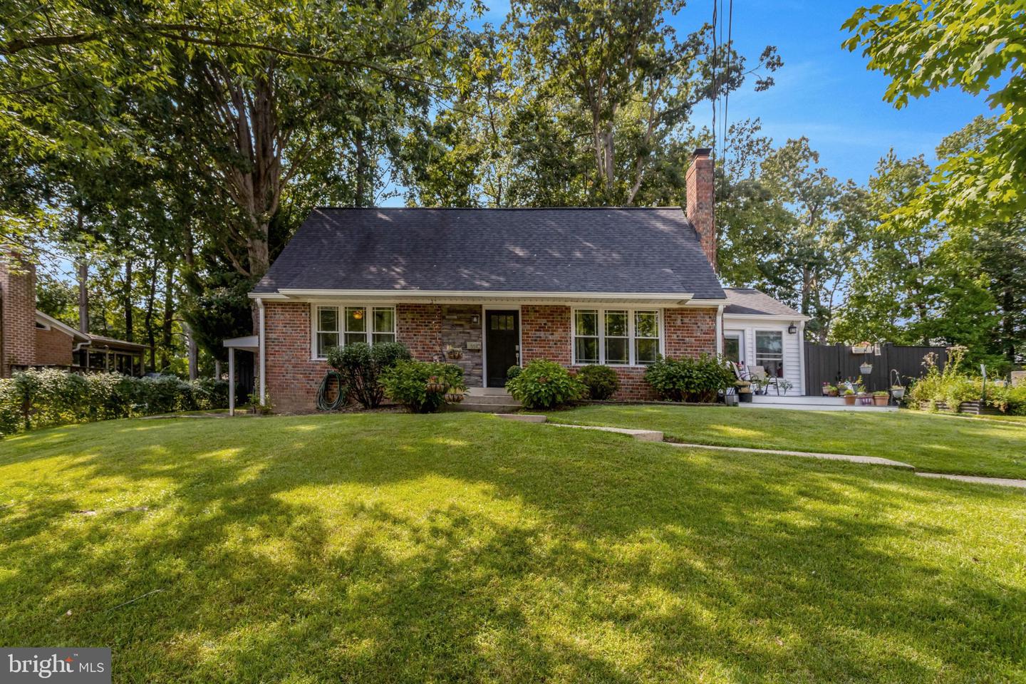 5510 Kings Park Dr — photo