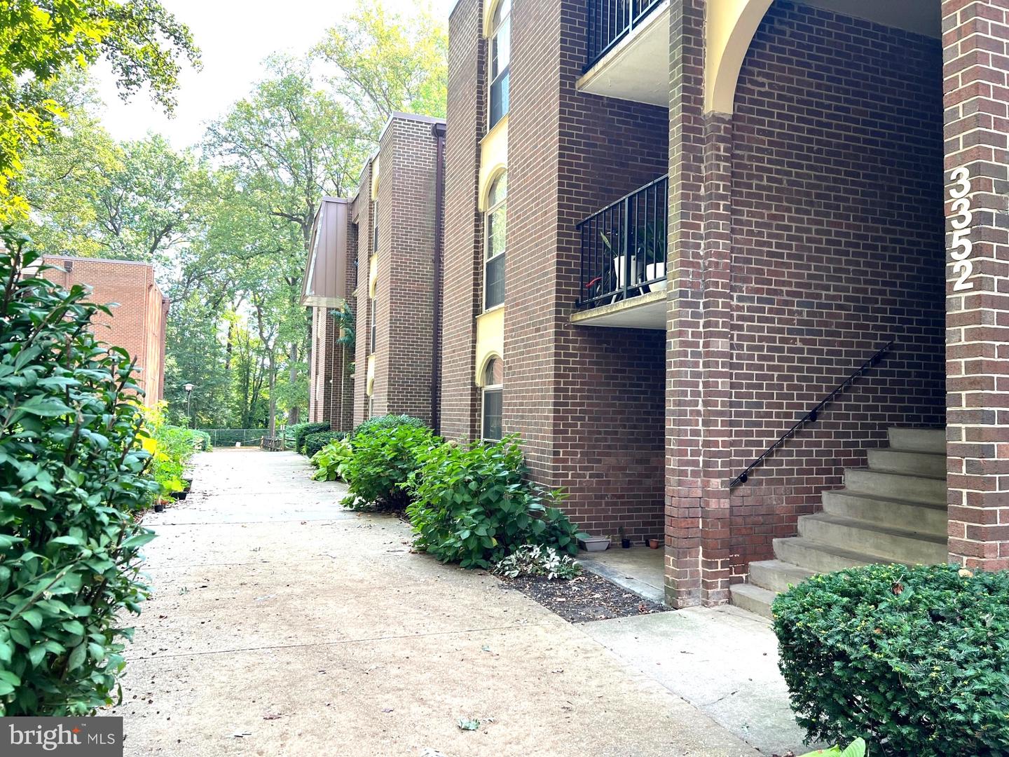 3352 Woodburn Rd #21 — photo
