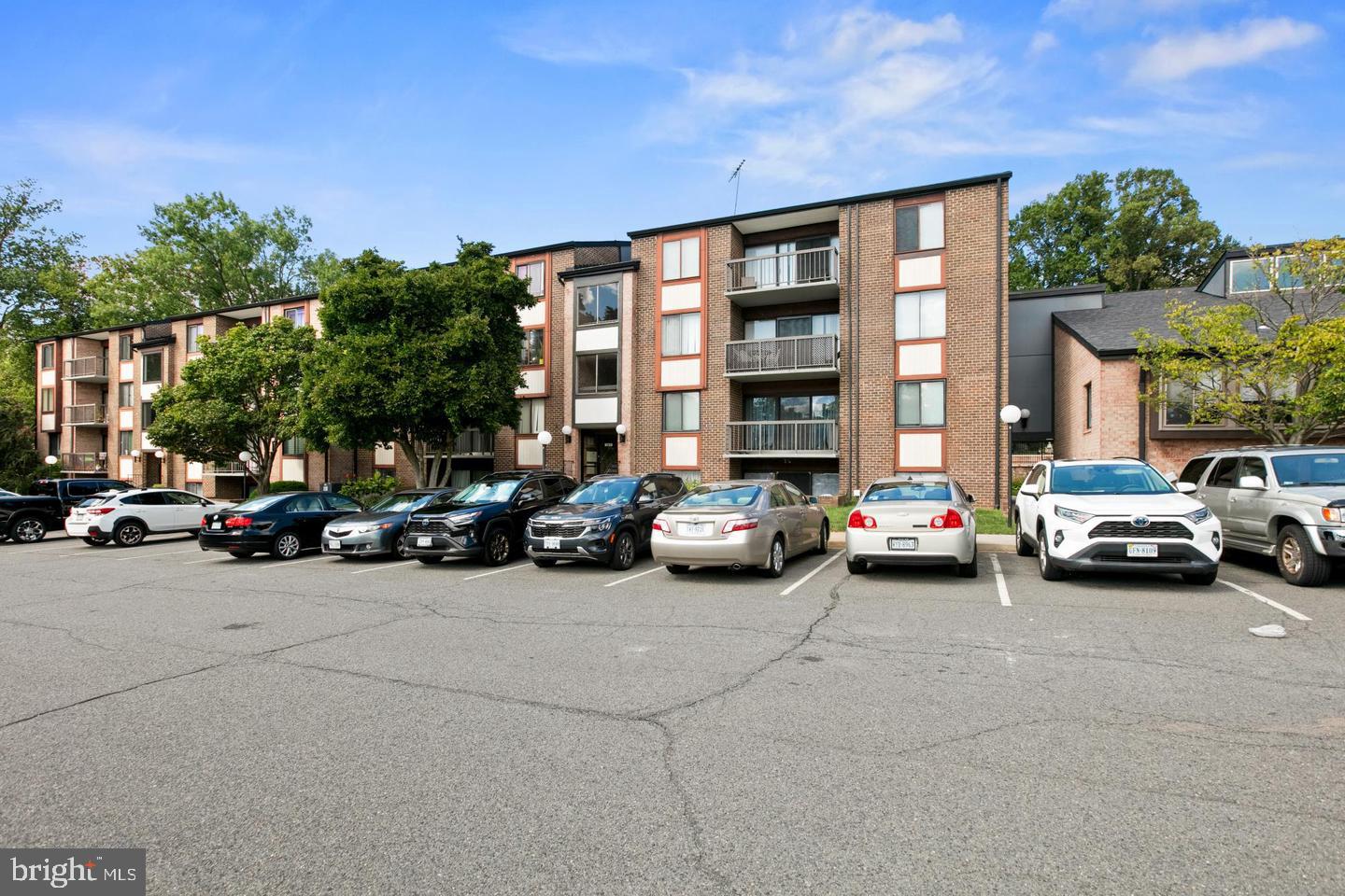 9728 Kingsbridge Dr #302 — photo