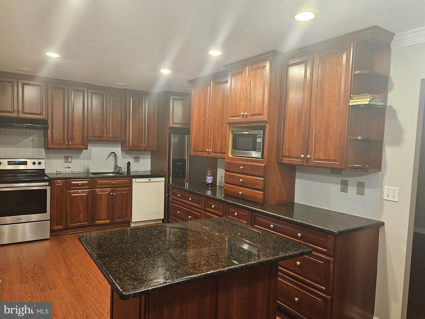 7923 Saint Dennis Dr — photo