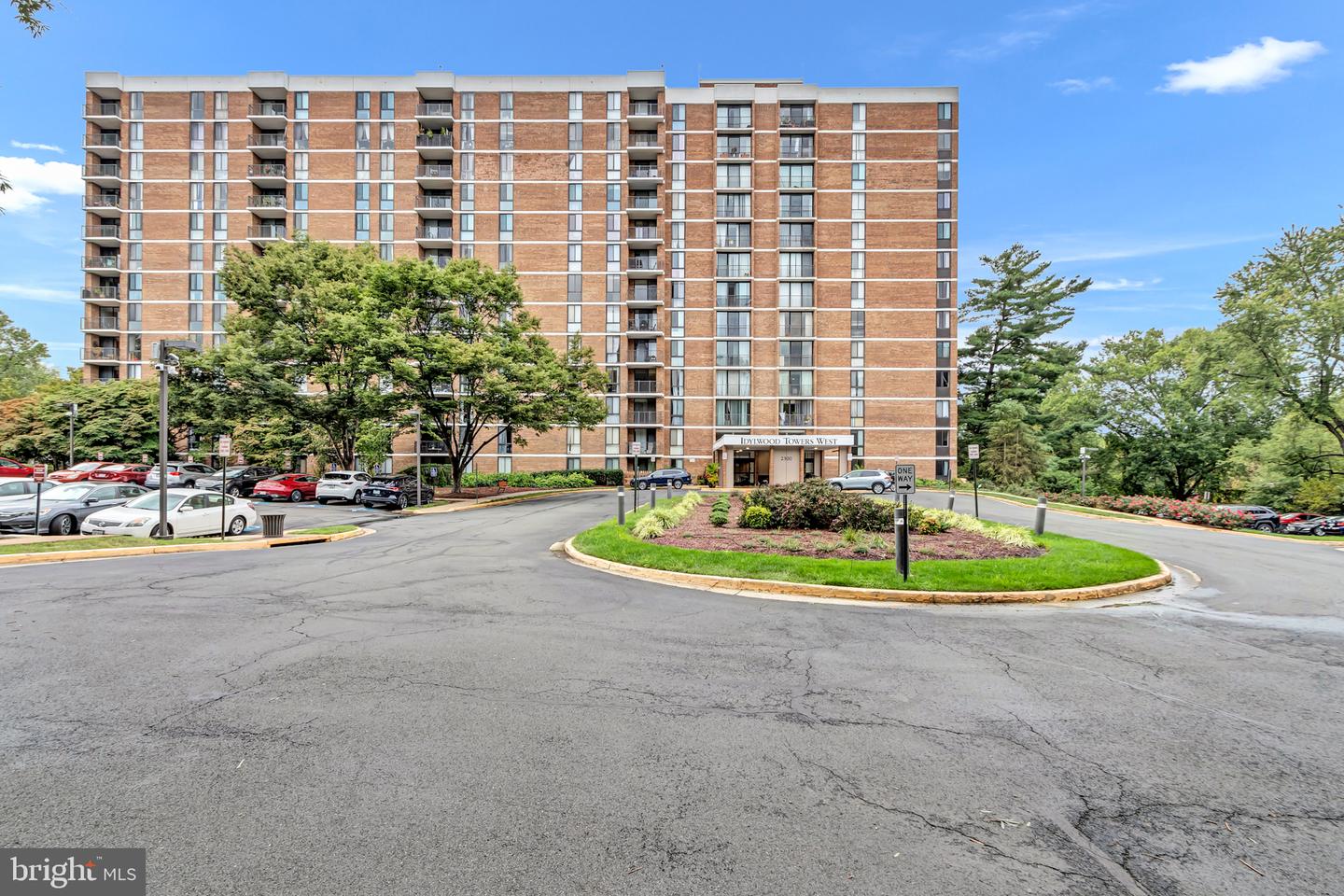 2300 Pimmit Dr #1201 — photo
