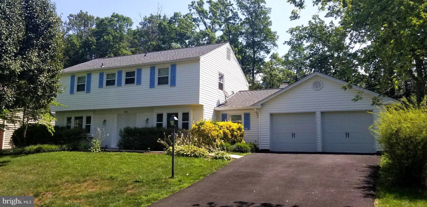 12815 Point Pleasant Dr — photo