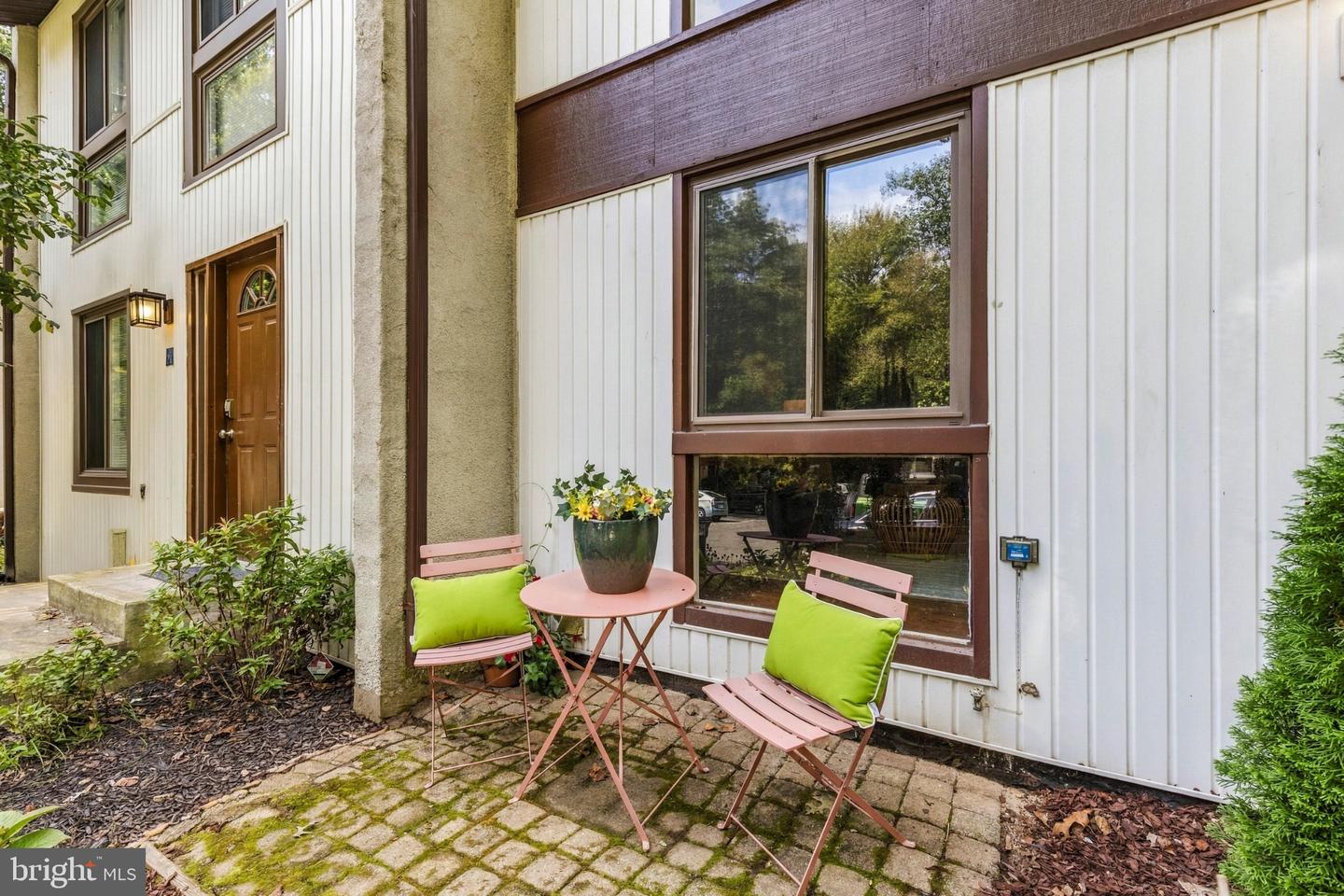 2424 Cloudcroft Square, Reston, VA 20191 — photo 3