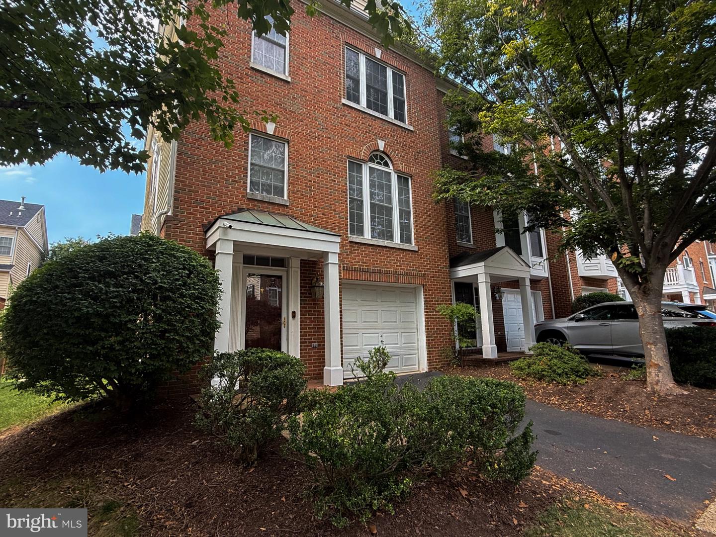 4228 Lower Dr — photo