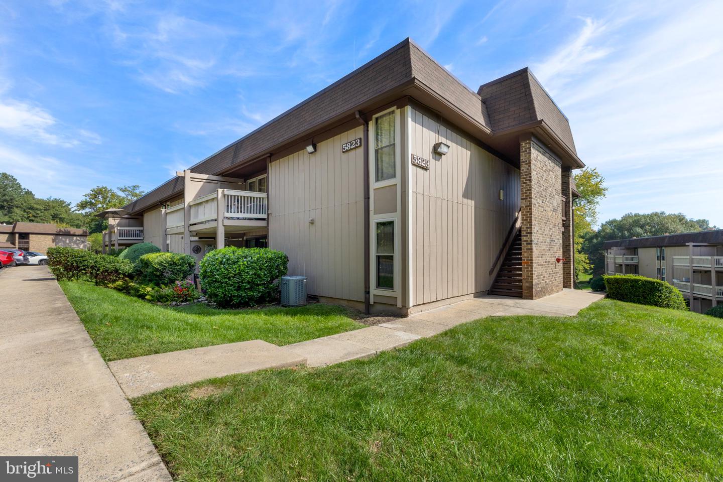 5823 Royal Ridge Dr #T — photo