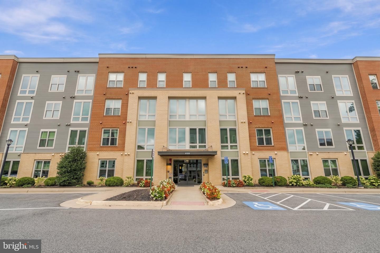 6104 Fairview Farm Dr #209 — photo