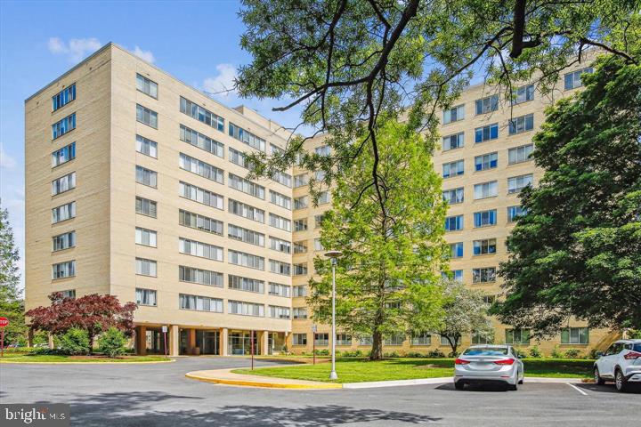 6641 E Wakefield Dr #310 — photo