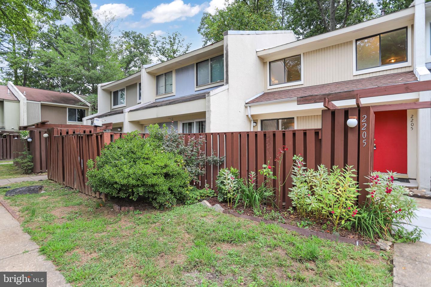 2205 Southgate Sq #2205 — photo