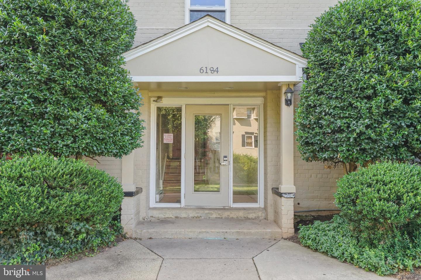 6184 Greenwood Dr #302 — photo