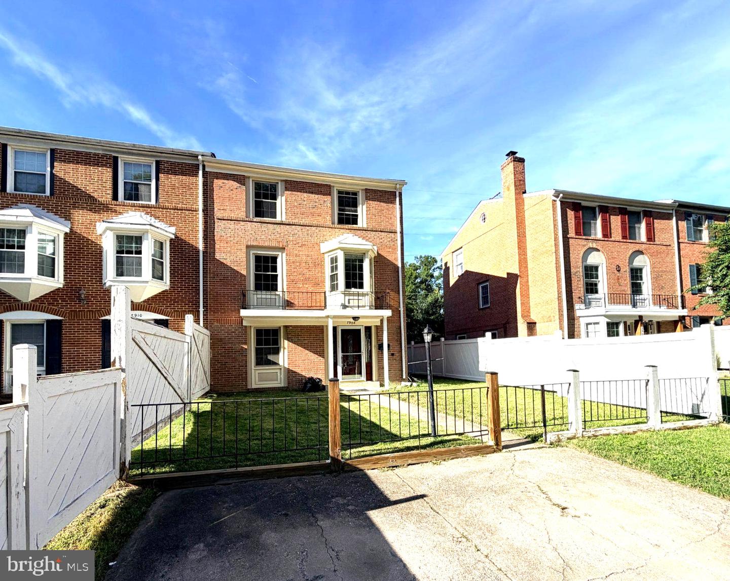 7908 Central Park Cir — photo