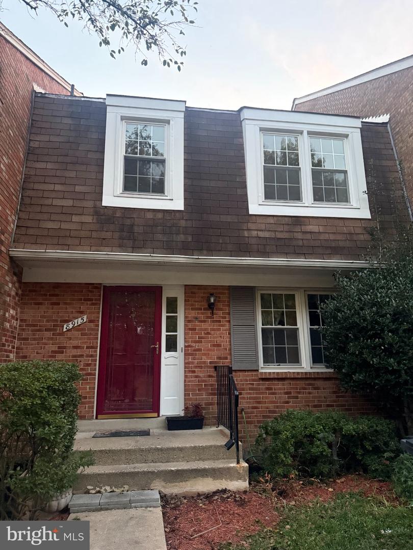 8915 Grandstaff Ct — photo