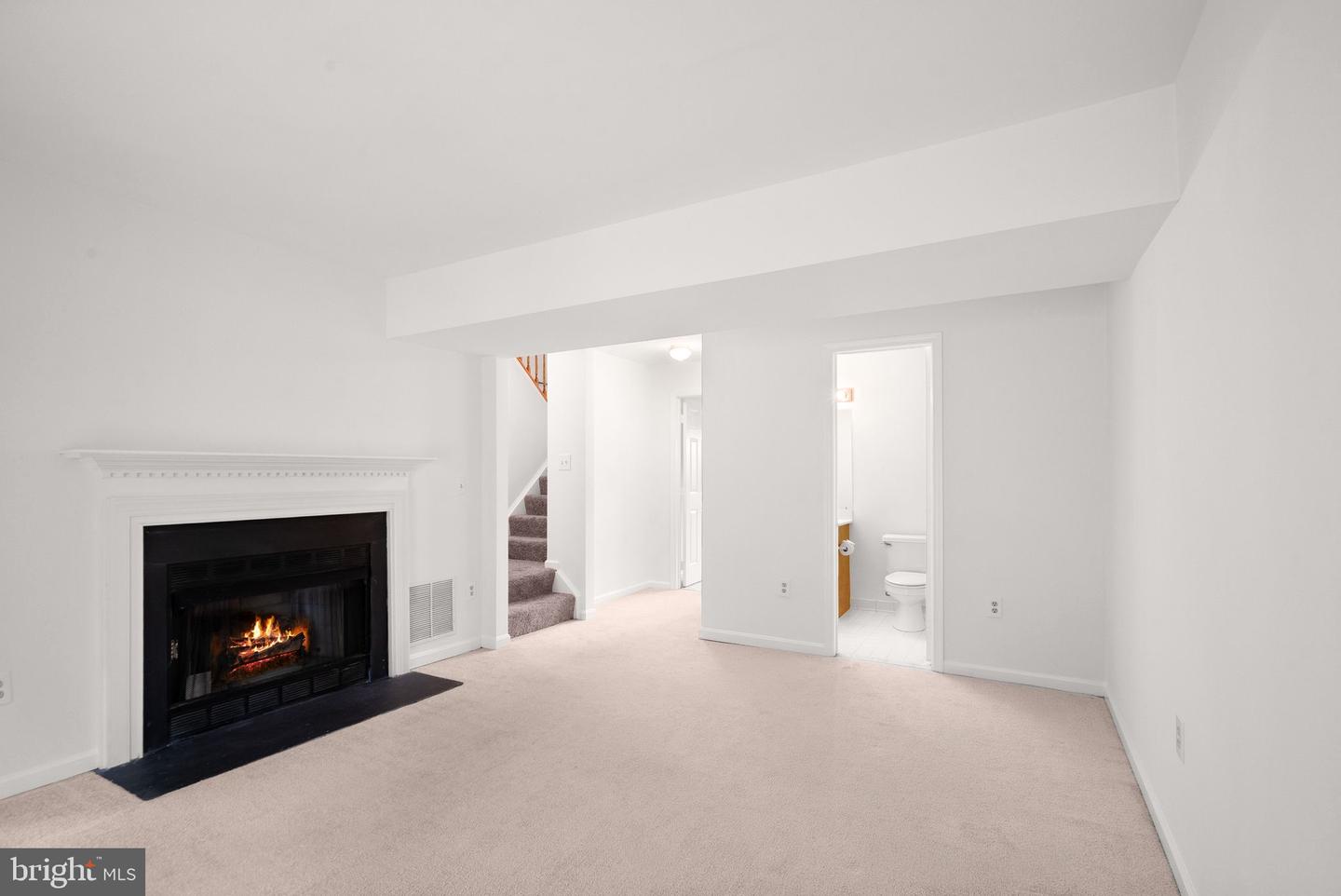 7369 Rhondda Dr — photo