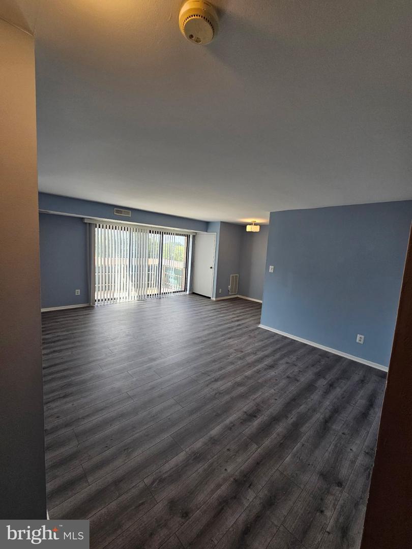 6147 Leesburg Pike #610 — photo
