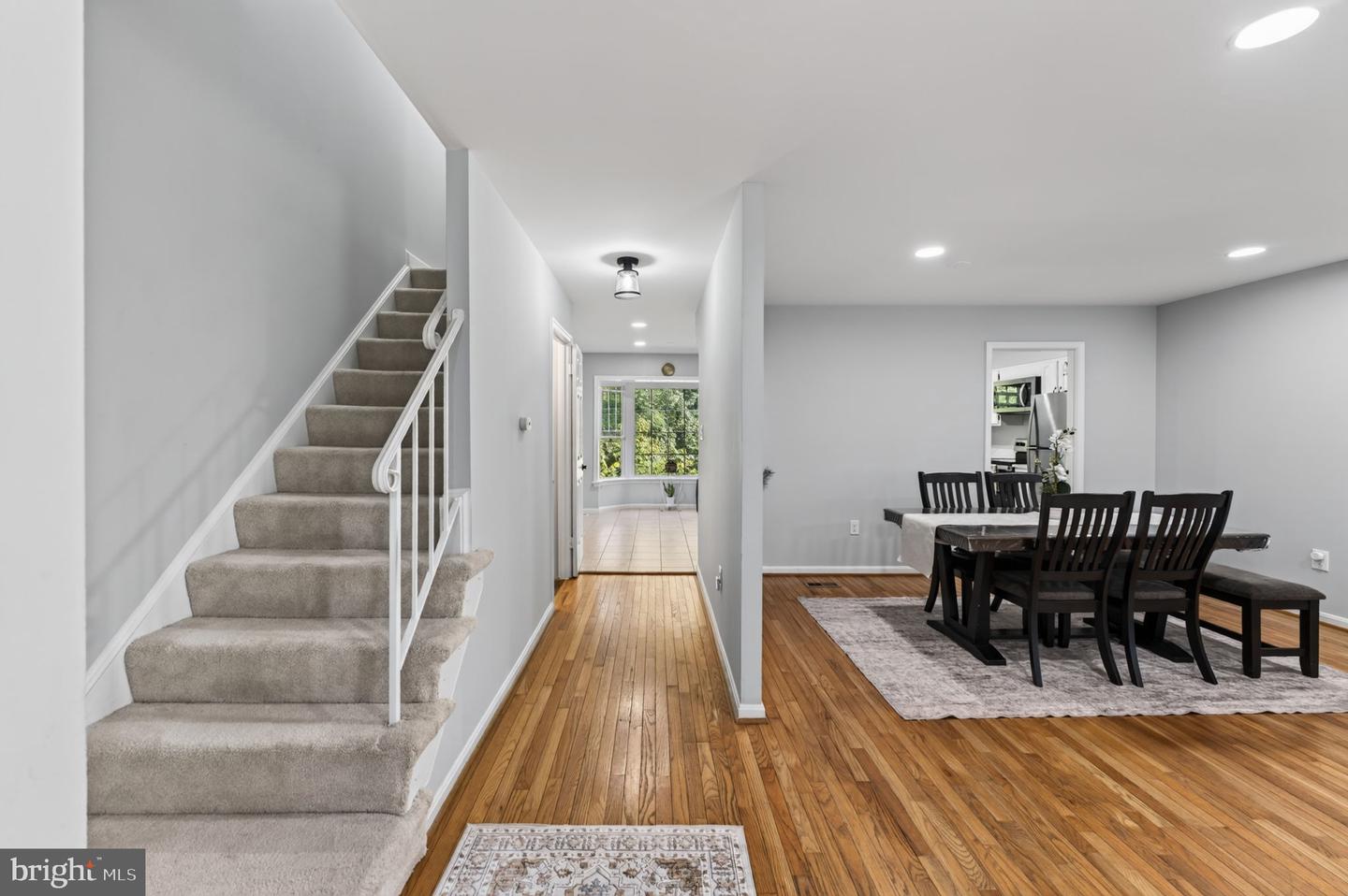 9040 Rosewall Ct — photo