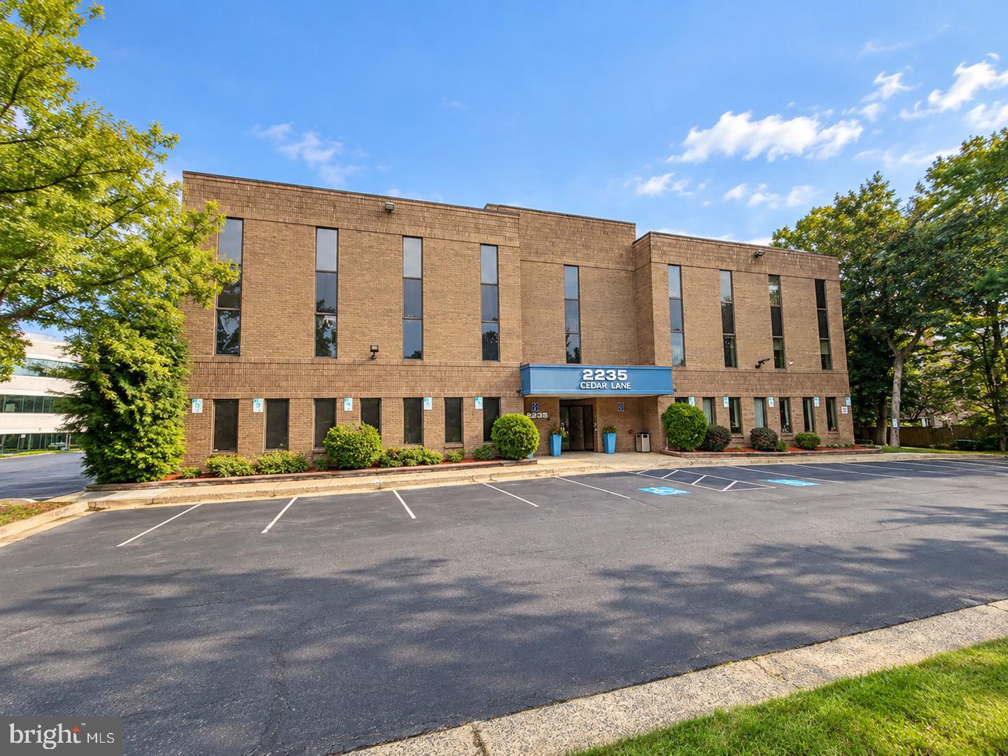2235 Cedar Ln #201 — photo
