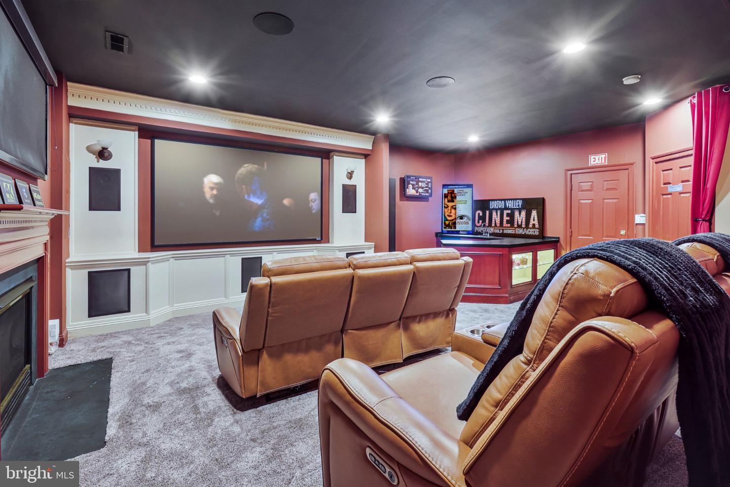8313 Dockray Ct — photo