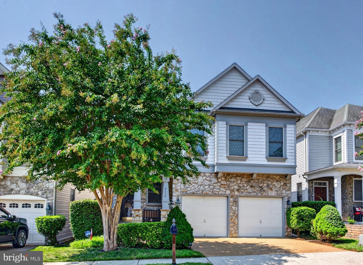5694 Tower Hill Cir — photo