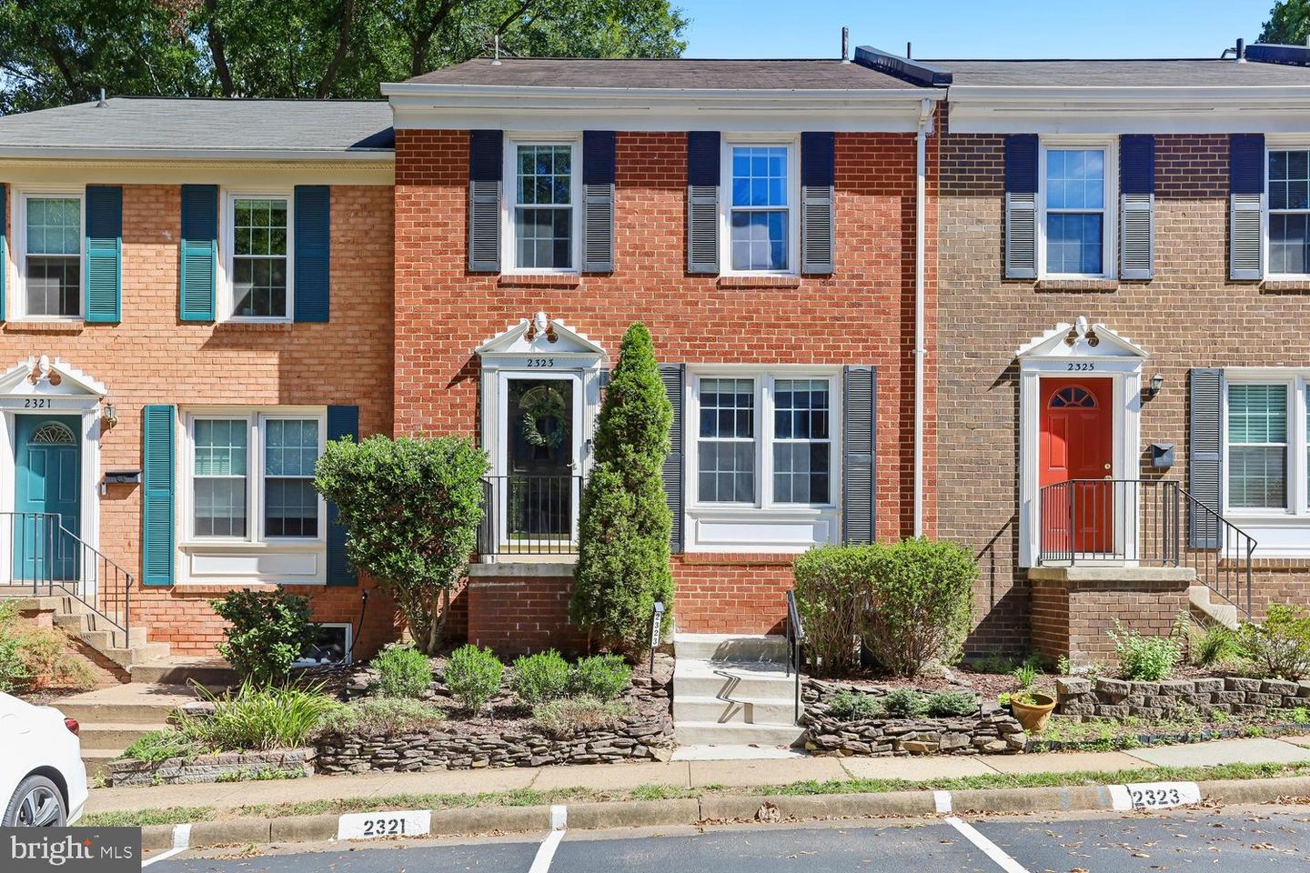 2323 Harleyford Ct — photo