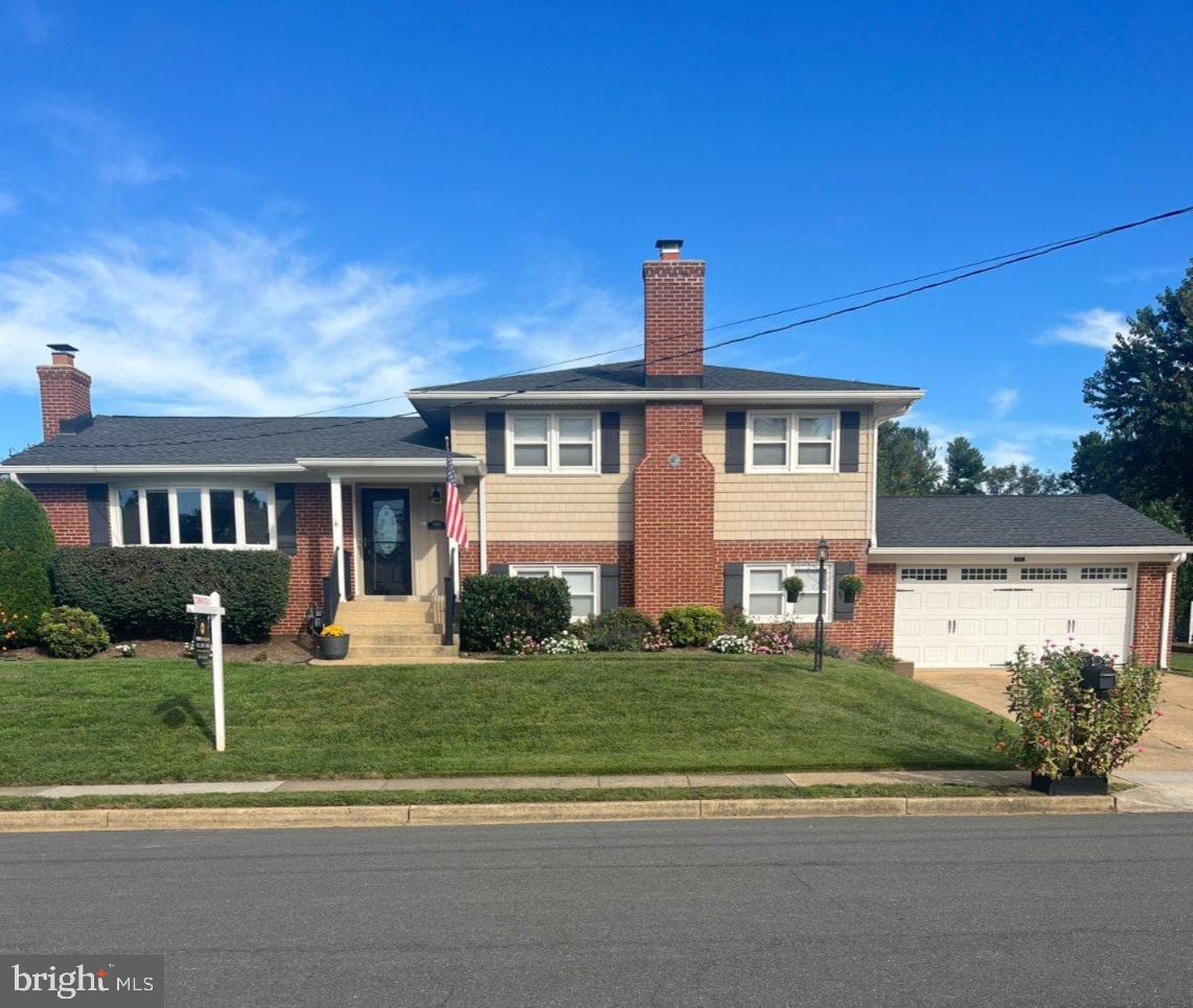 1000 Westwood Dr NE — photo