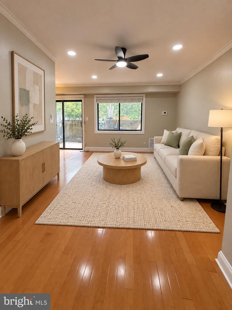 6439 Richmond Hwy #101 — photo
