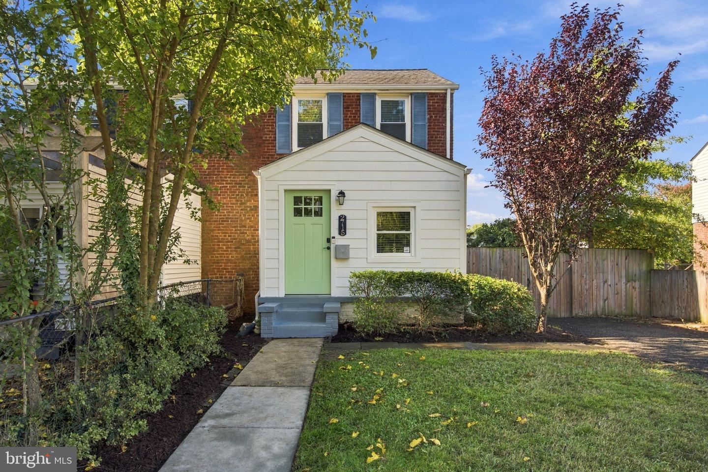 2715 Albemarle Dr — photo