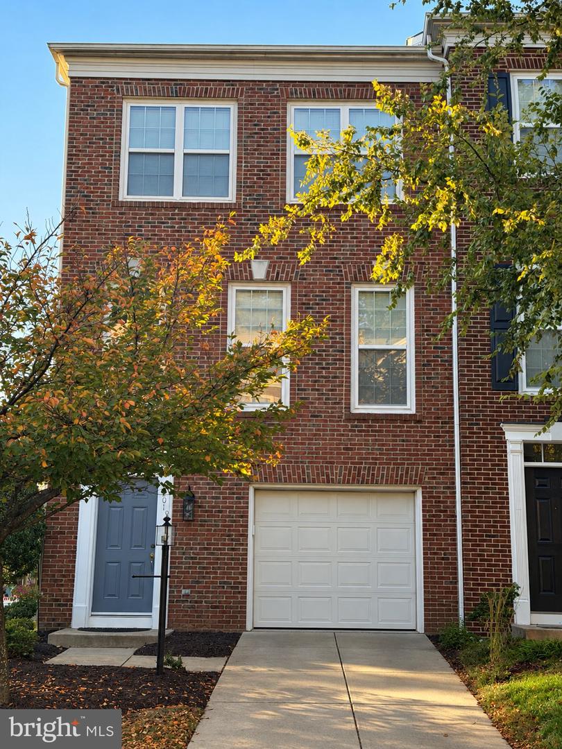 8901 Singleleaf Cir — photo