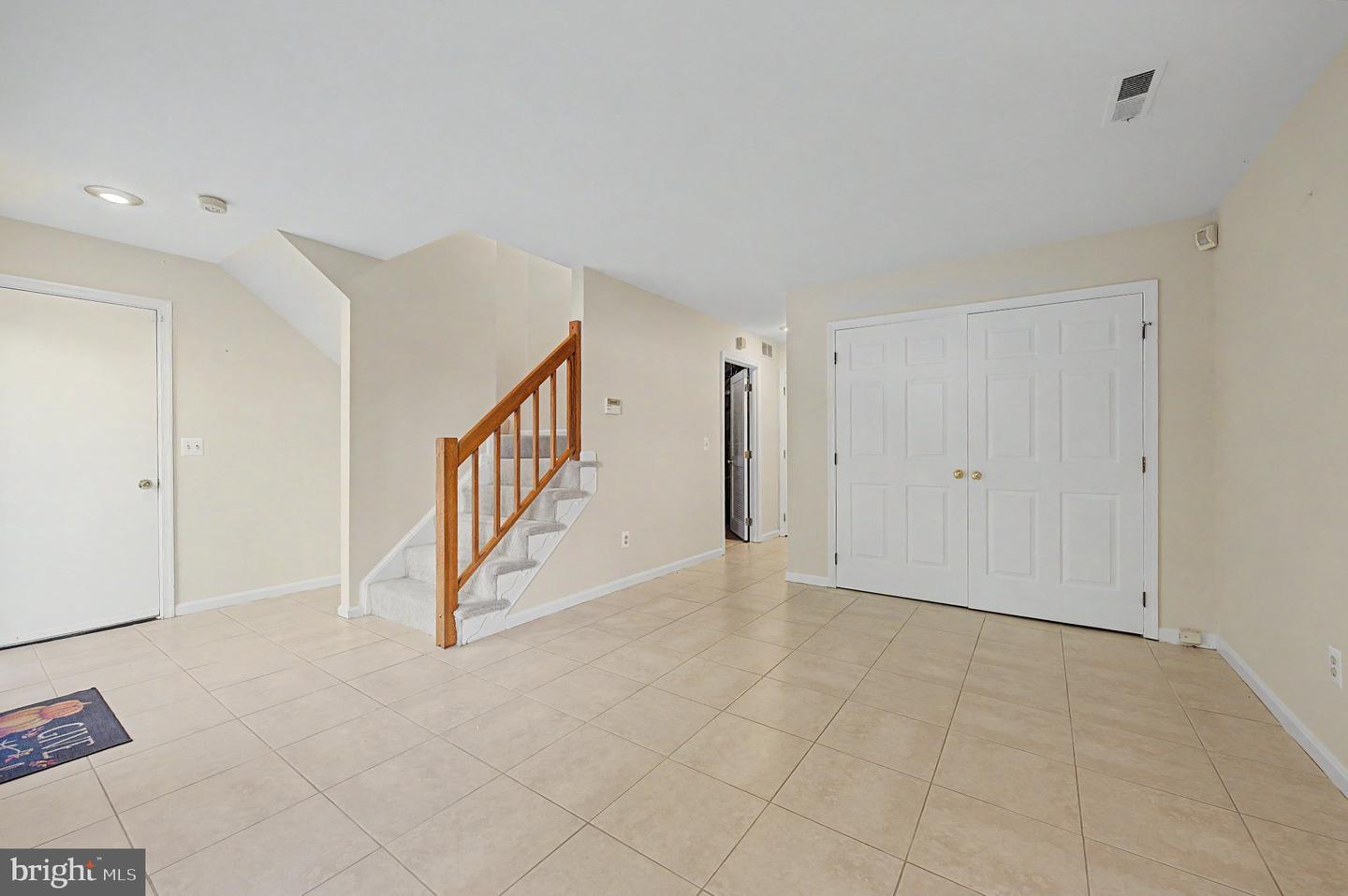 9386 Van Arsdale Dr — photo