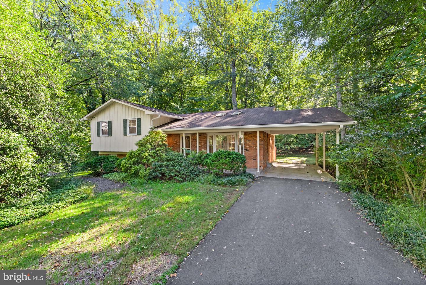 12201 Quorn Ln — photo