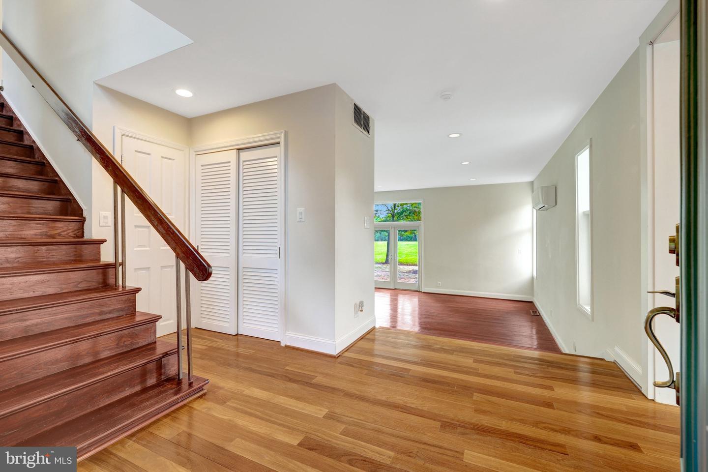 125 Commonage Dr — photo