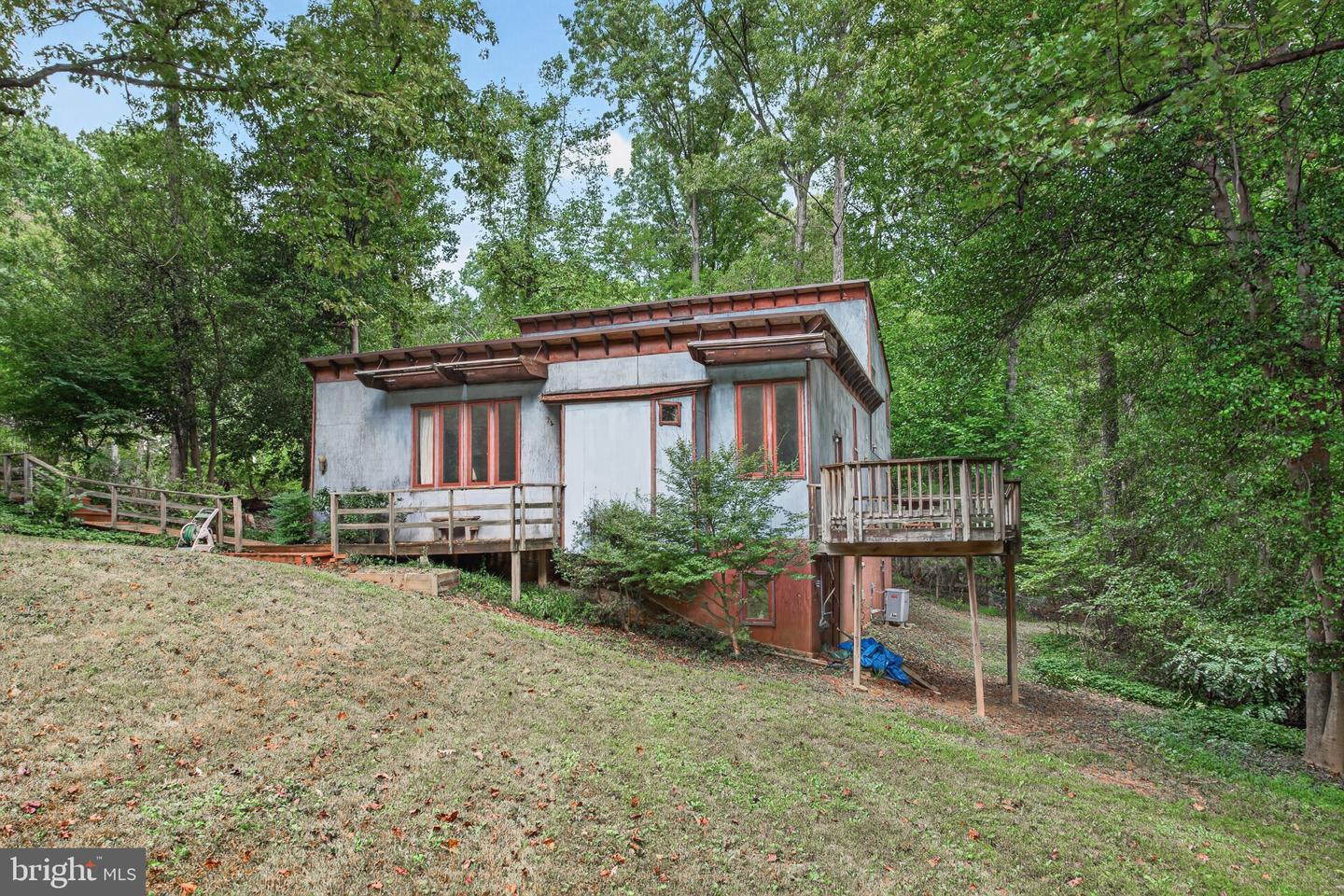 10708 Meadowood Dr — photo