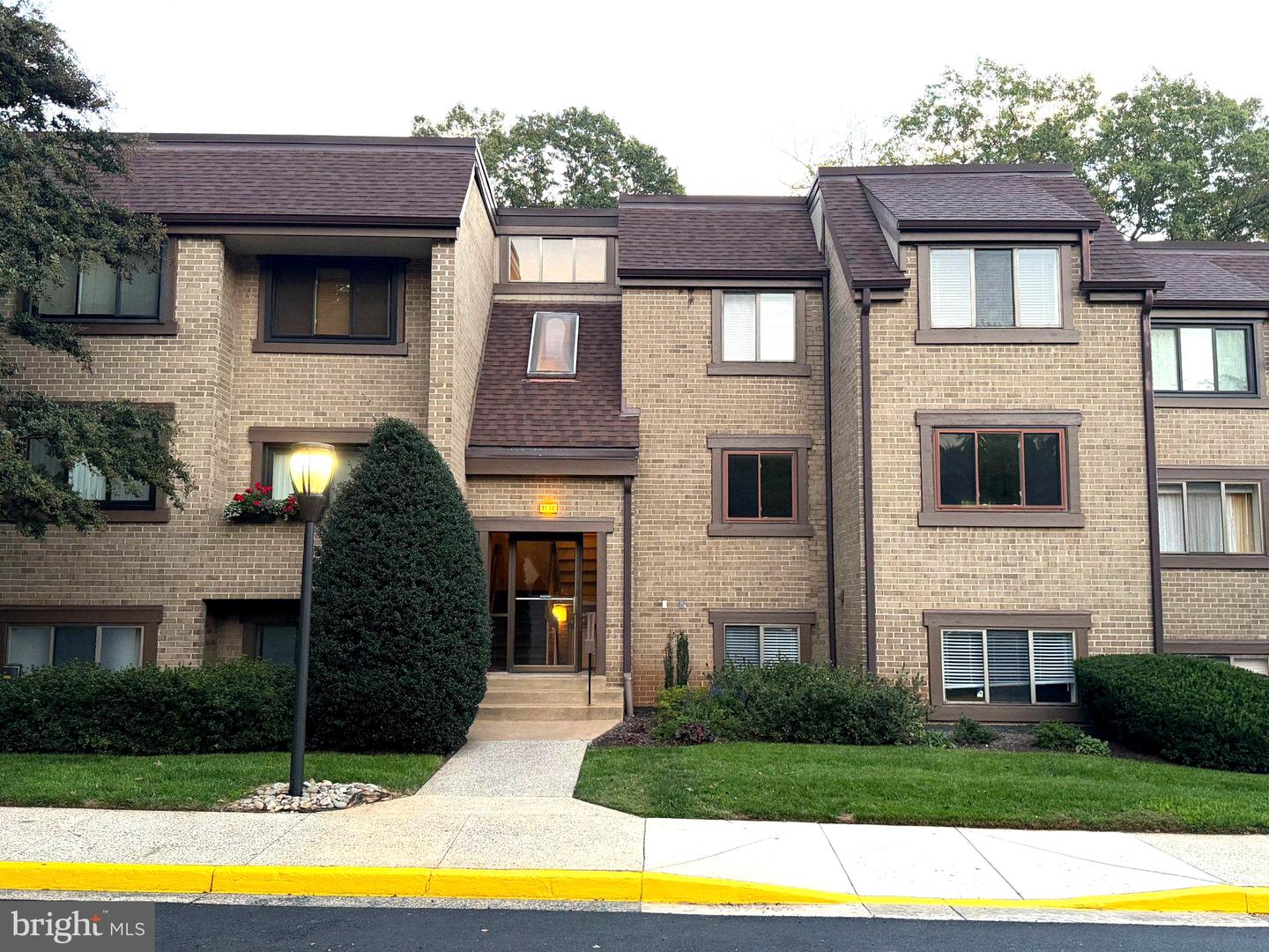 1657 Parkcrest Cir #101 — photo