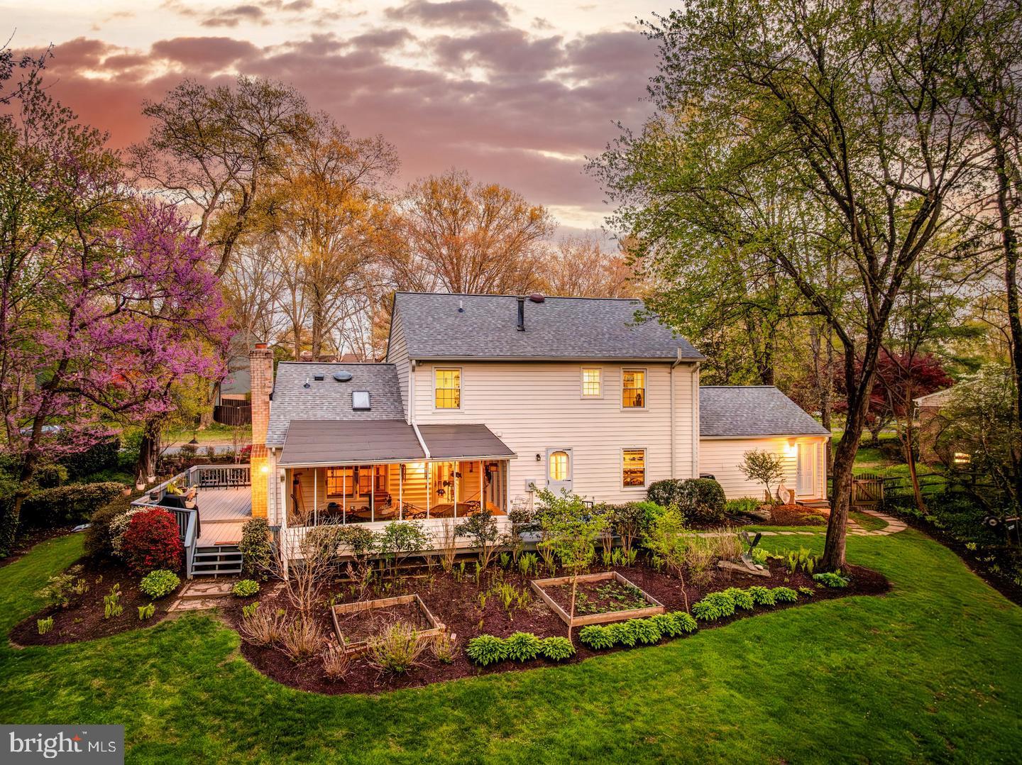 10812 Hunt Club Road, Reston, VA 20190 — photo 2