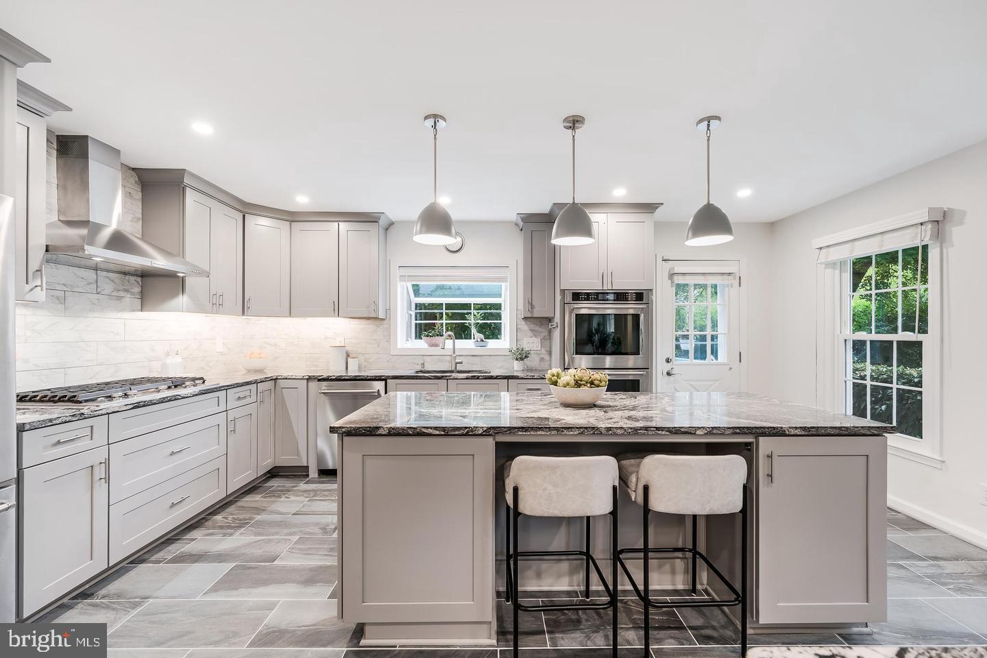 10812 Hunt Club Road, Reston, VA 20190 — photo 3