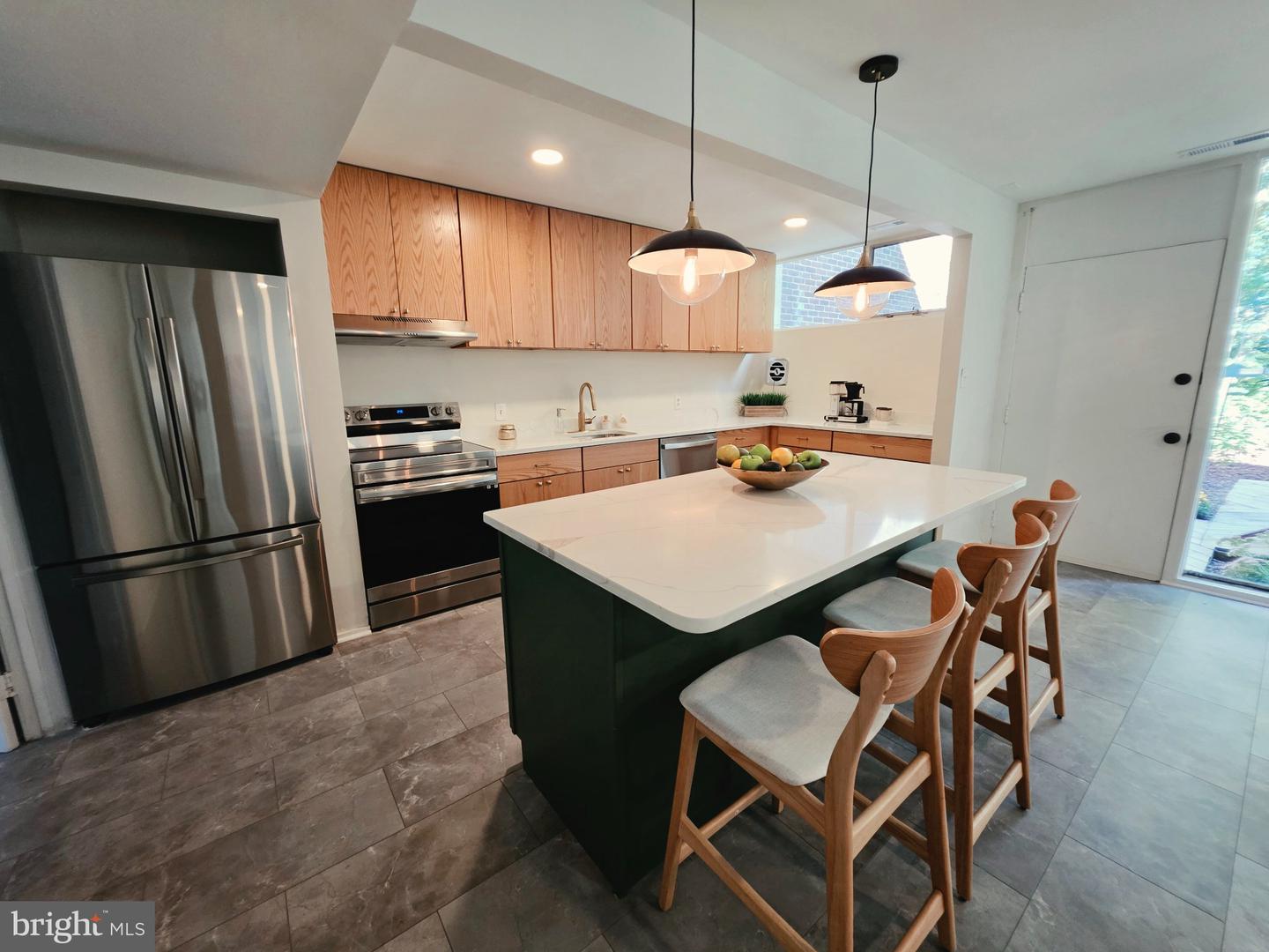 11545 Maple Ridge Road, Reston, VA 20190 — photo 2