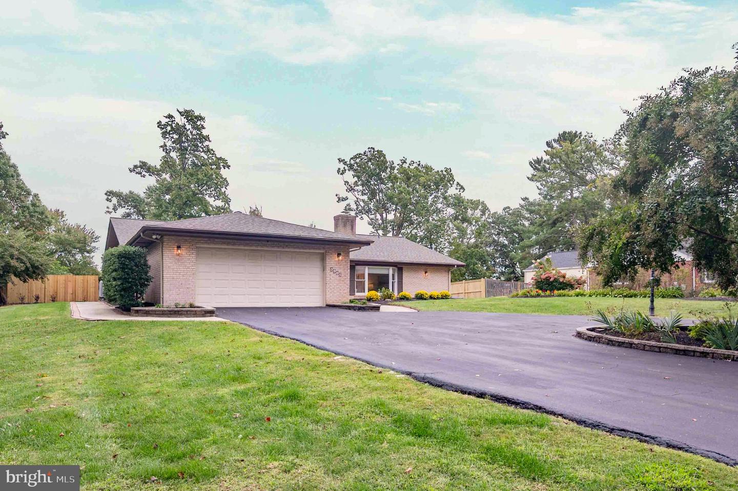 3905 Prosperity Ave — photo