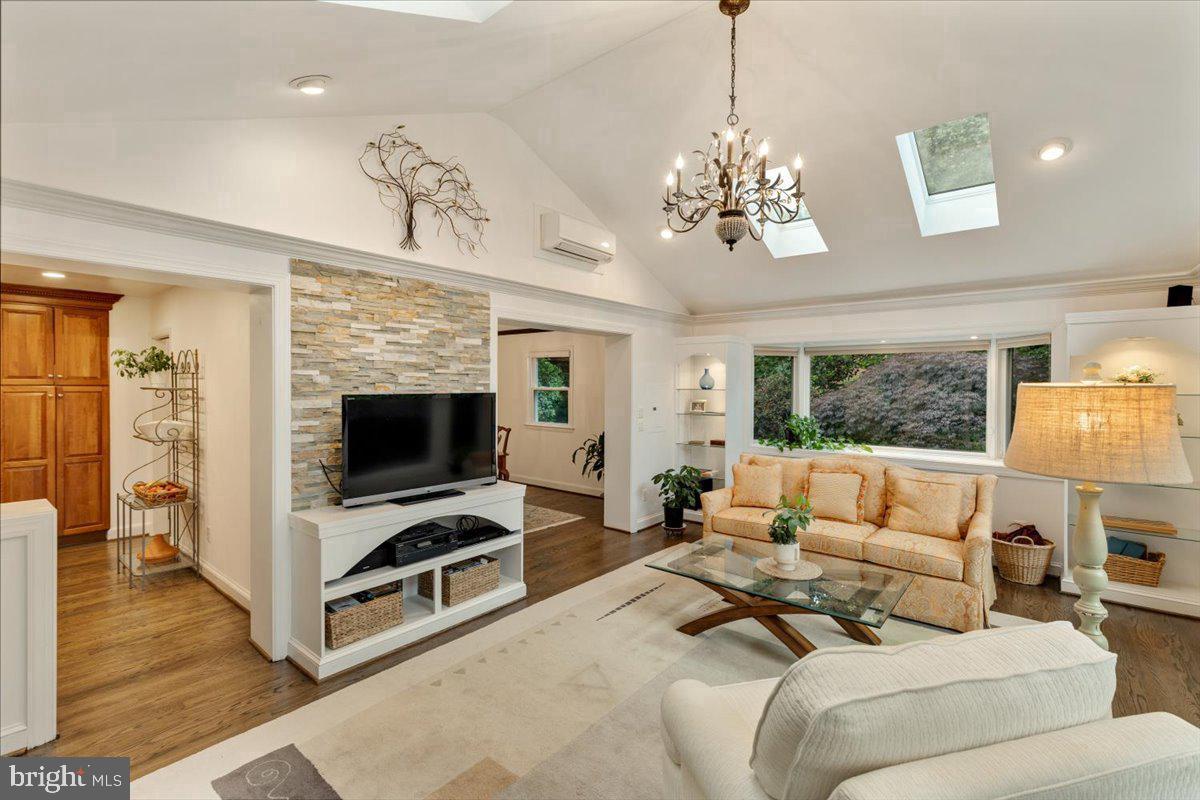 6225 Kellogg Dr — photo