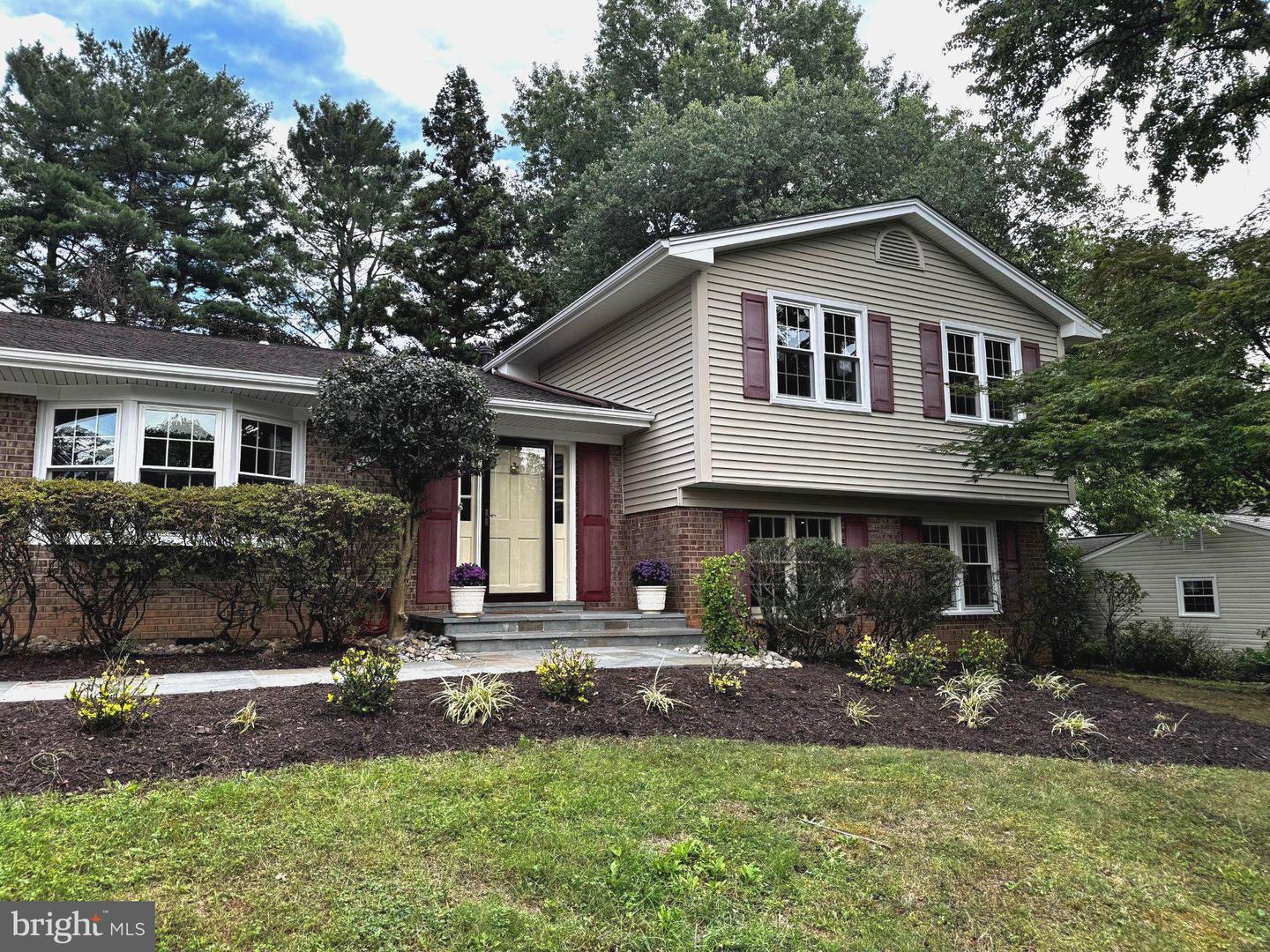 2507 Meredith Dr — photo