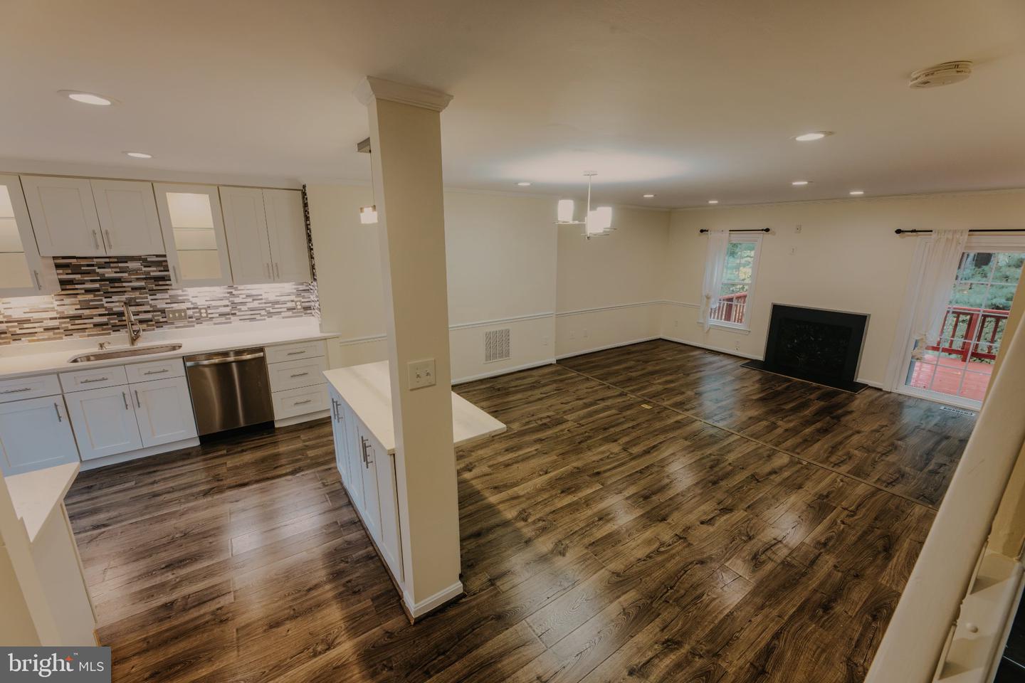 4267 Fox Lake Dr — photo