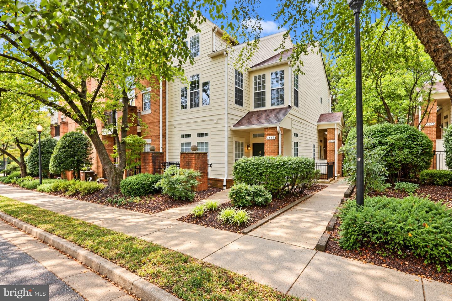 1369 Garden Wall Cir #714 — photo