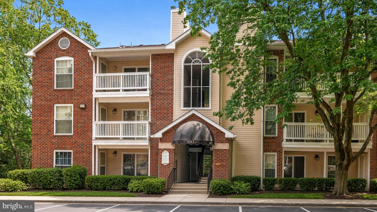 1513 Lincoln Way #301a — photo