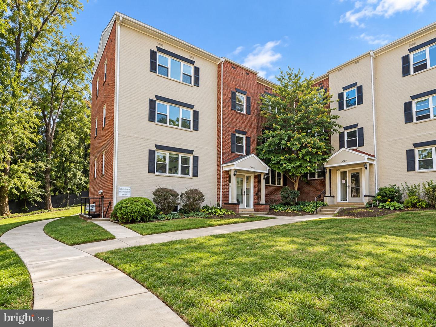 3045 Patrick Henry Dr #101 — photo