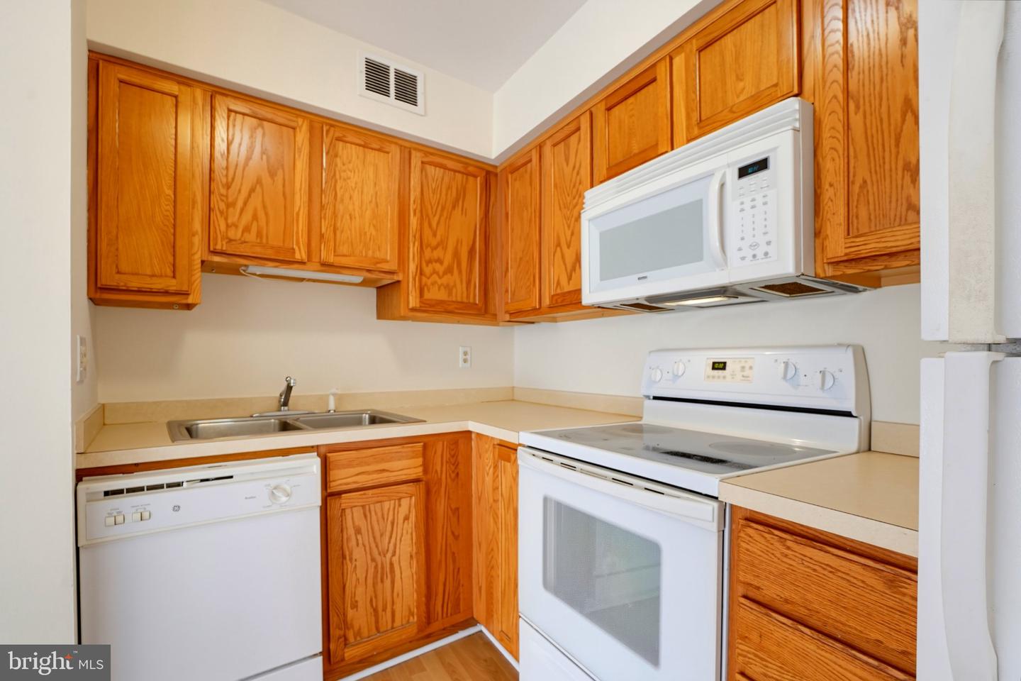 5800 Royal Ridge Drive #T, Springfield, VA 22152 — photo 3