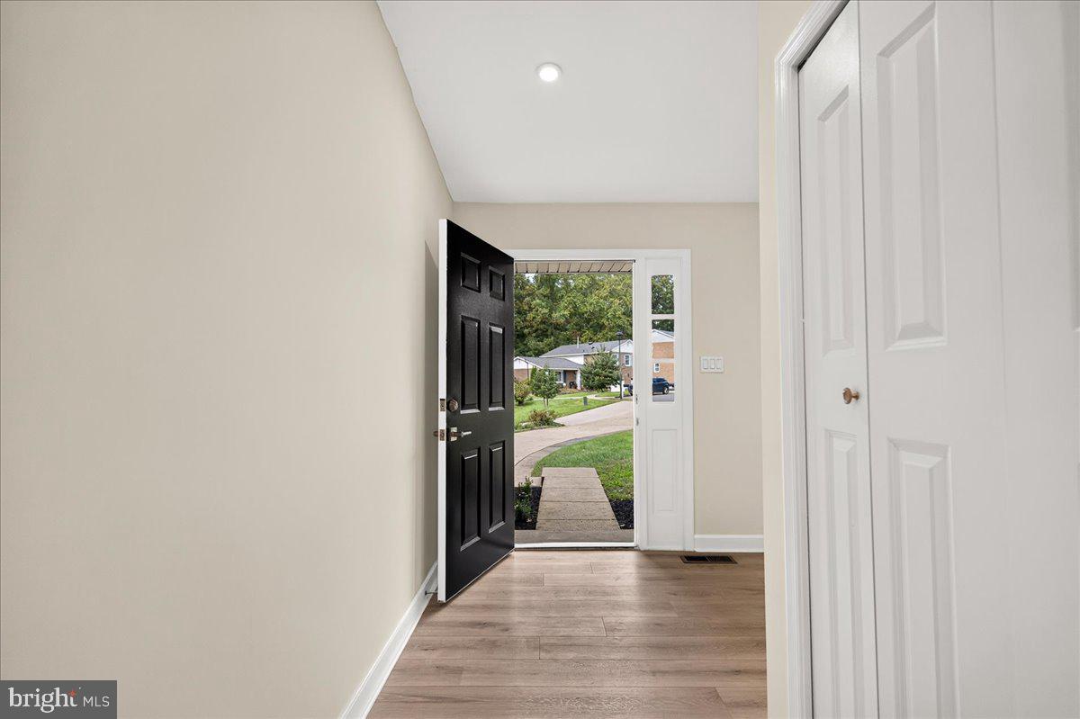 6661 Newchandler Ct — photo